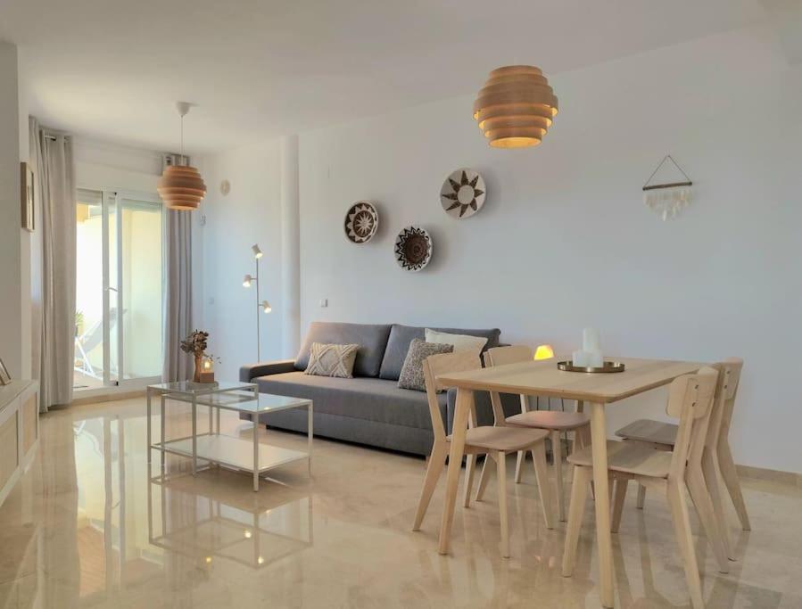 Moderno Con Vistas Al Mar, Piscina & Parking Fuengirola