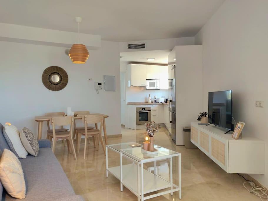 Moderno Con Vistas Al Mar, Piscina & Parking Apartment