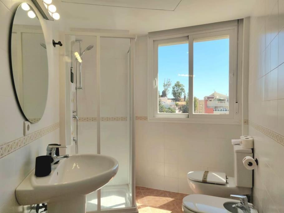 Apartment Moderno Con Vistas Al Mar, Piscina & Parking