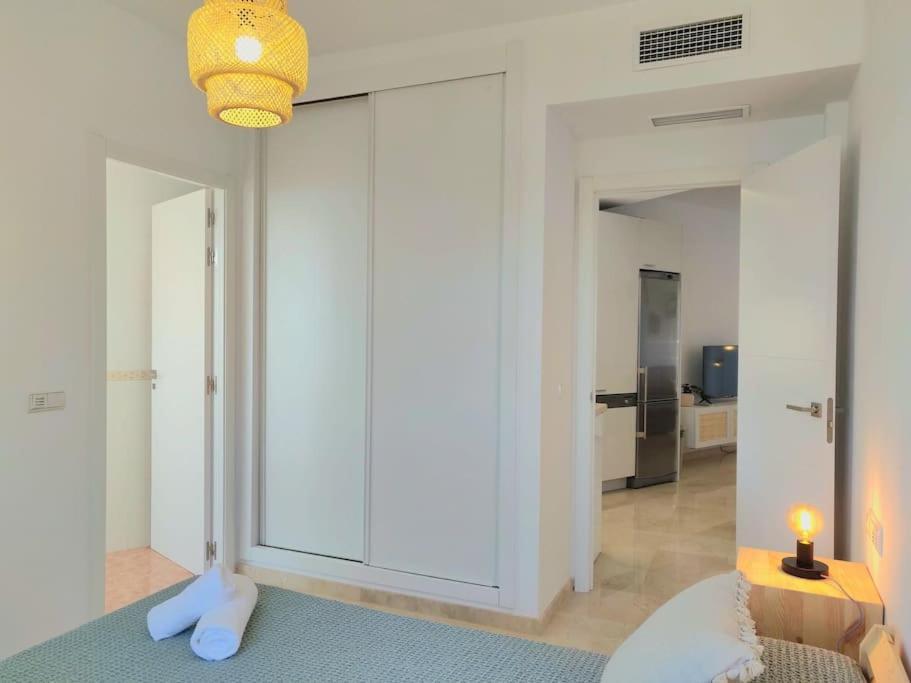 Apartment Moderno Con Vistas Al Mar, Piscina & Parking *