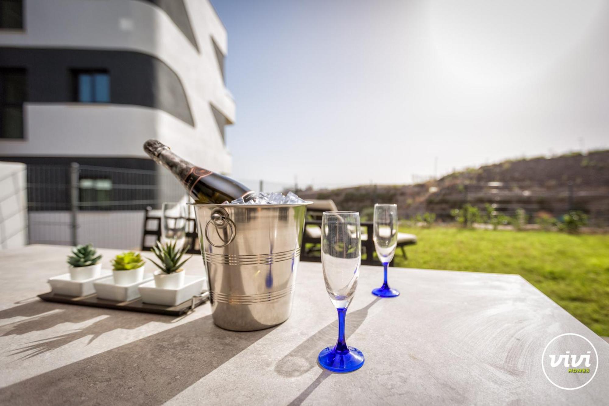 Vivi Homes - Higueron Premium Wellness, Sauna, Pool & Hot Tub *