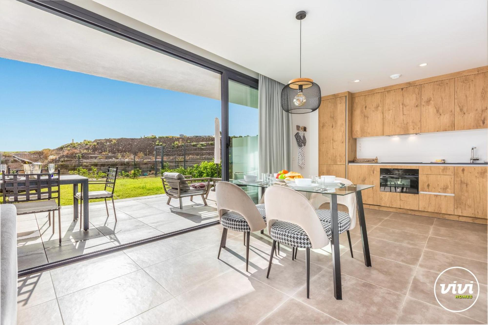 Apartment Vivi Homes - Higueron Premium Wellness, Sauna, Pool & Hot Tub *