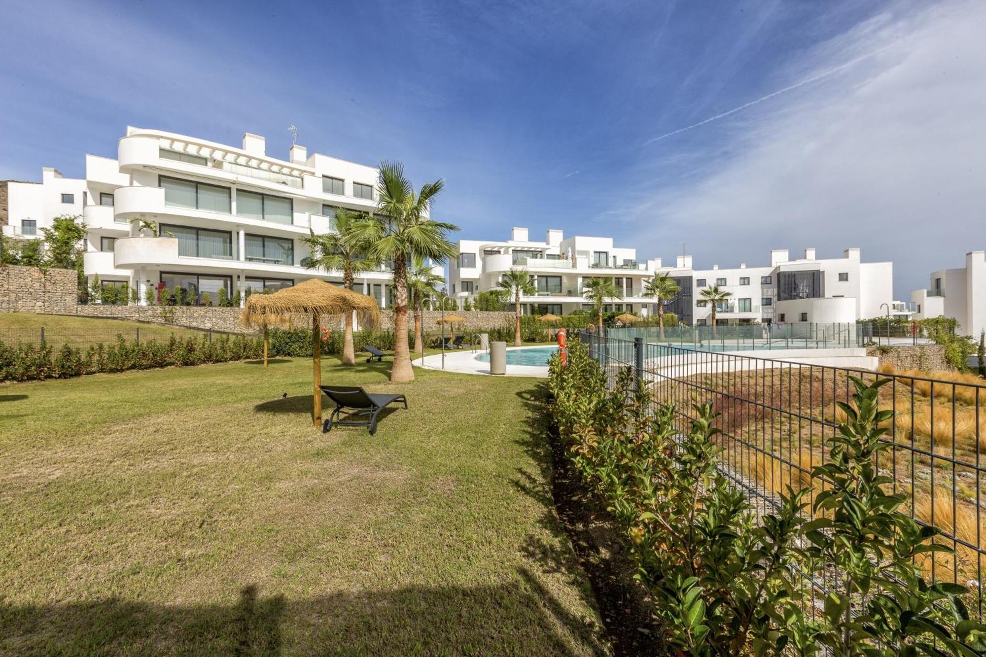 Vivi Homes - Lady Pool, Garden, Patio & Apartment *