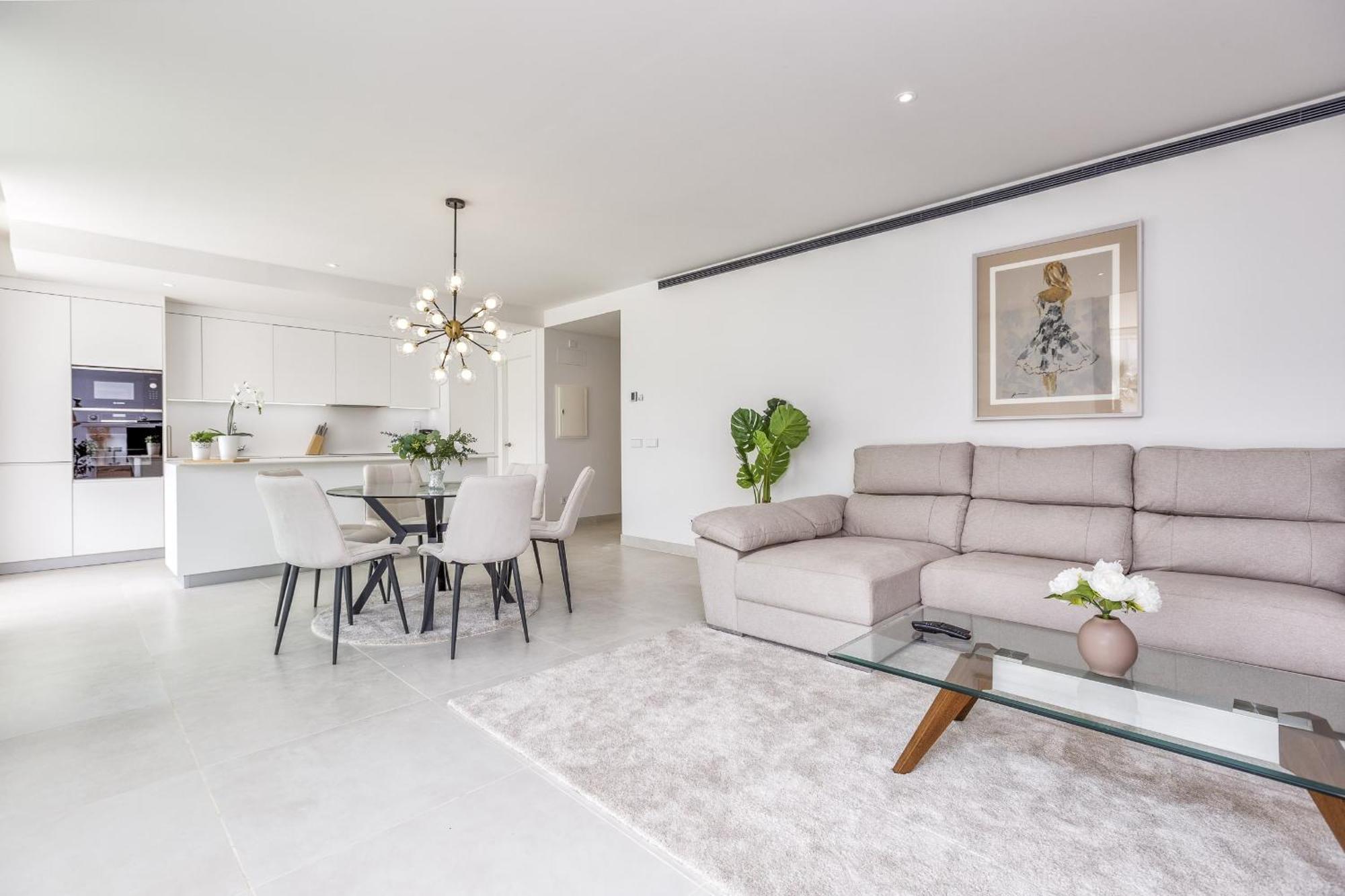 Vivi Homes - Lady Pool, Garden, Patio & Fuengirola