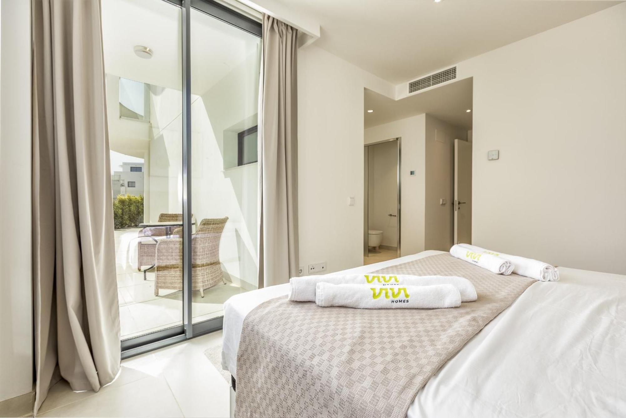 Vivi Homes - Lady Pool, Garden, Patio & * Fuengirola
