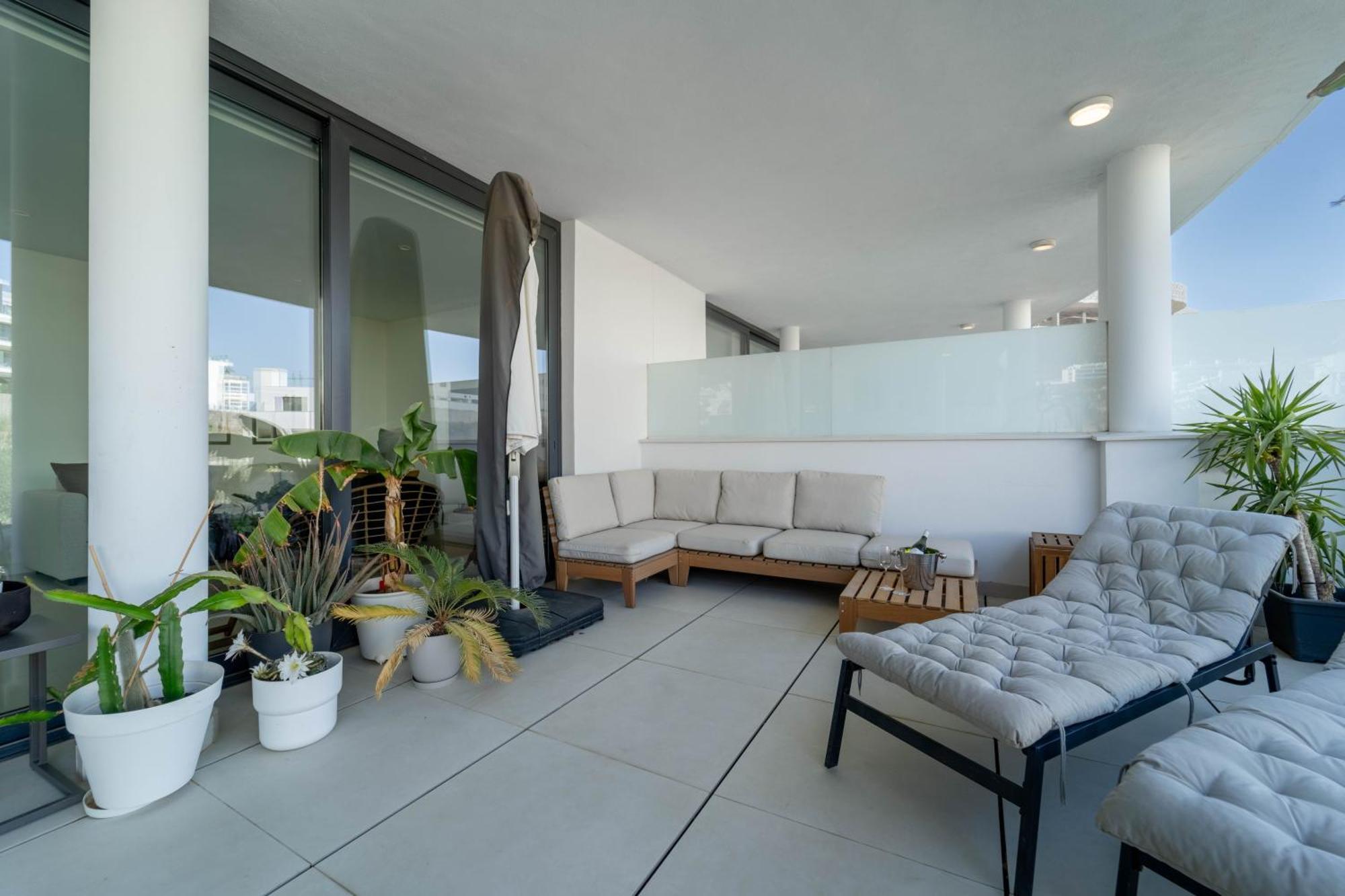 Higueron West By Gms *