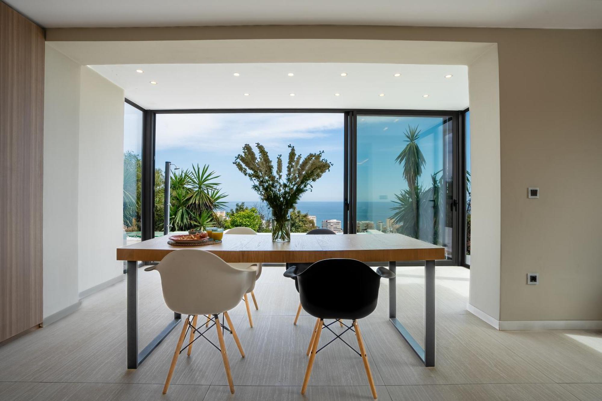 Villa Amistad In With Private Pool And Sea Views Fuengirola