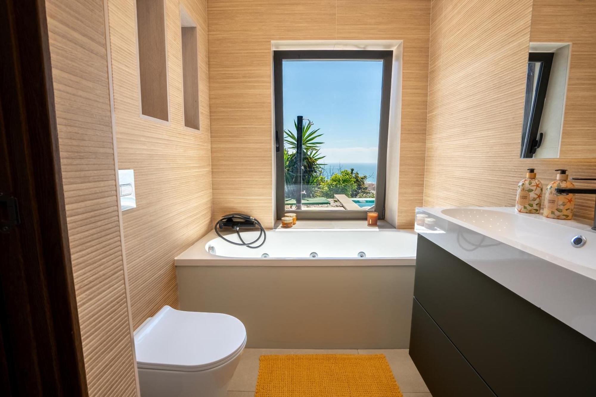 Villa Amistad In With Private Pool And Sea Views *