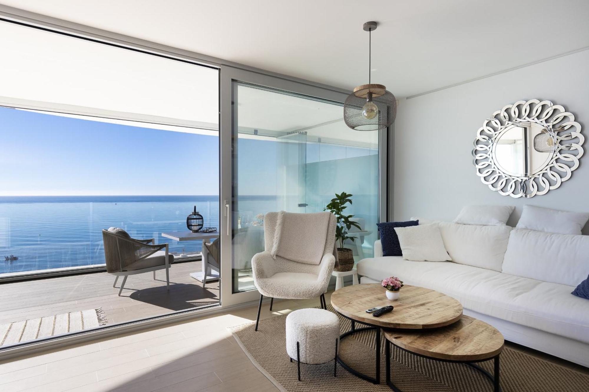 Stunning Seaside In Carvajal Apartment *