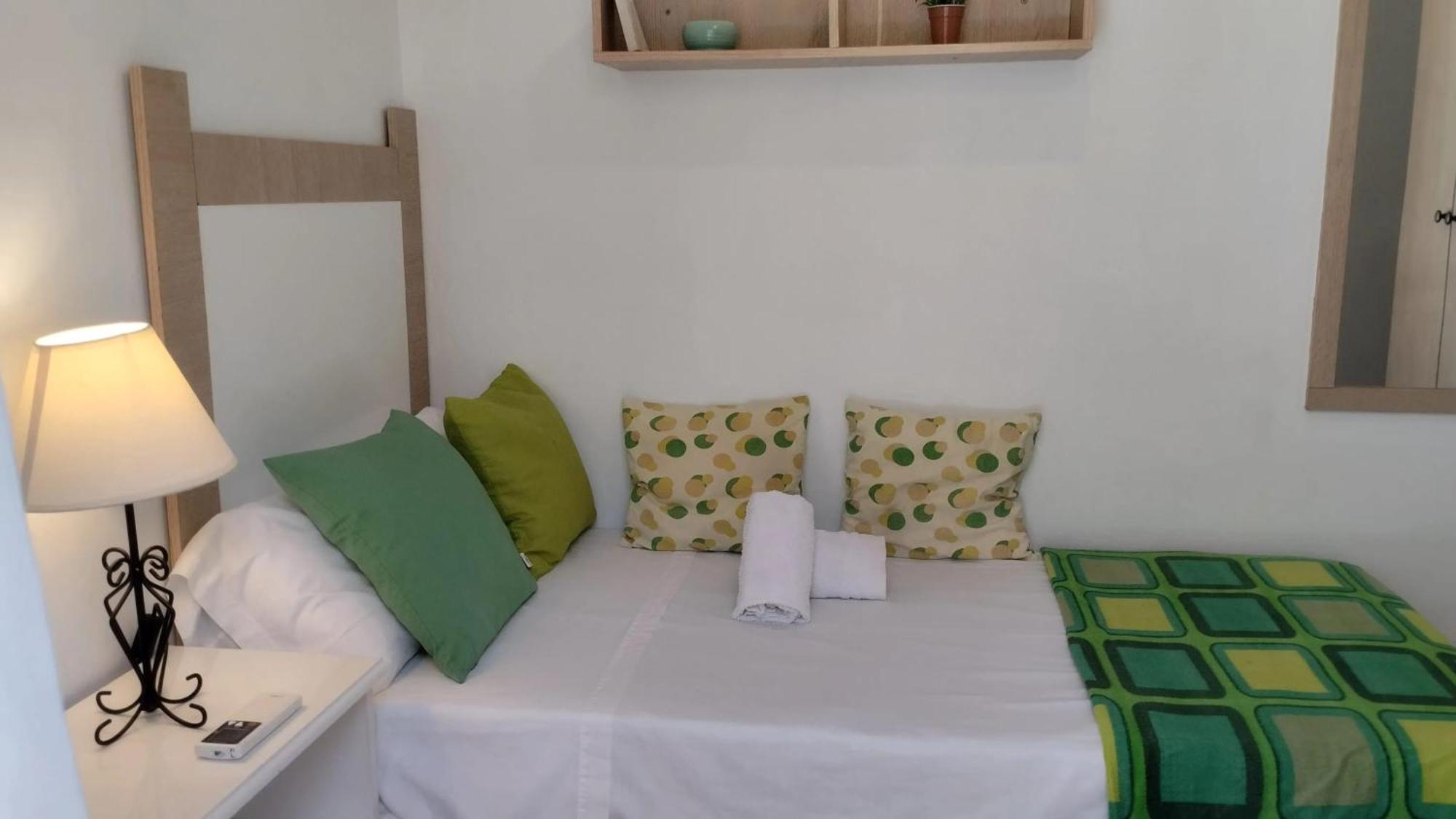 Spacious House With Private Pool Near *