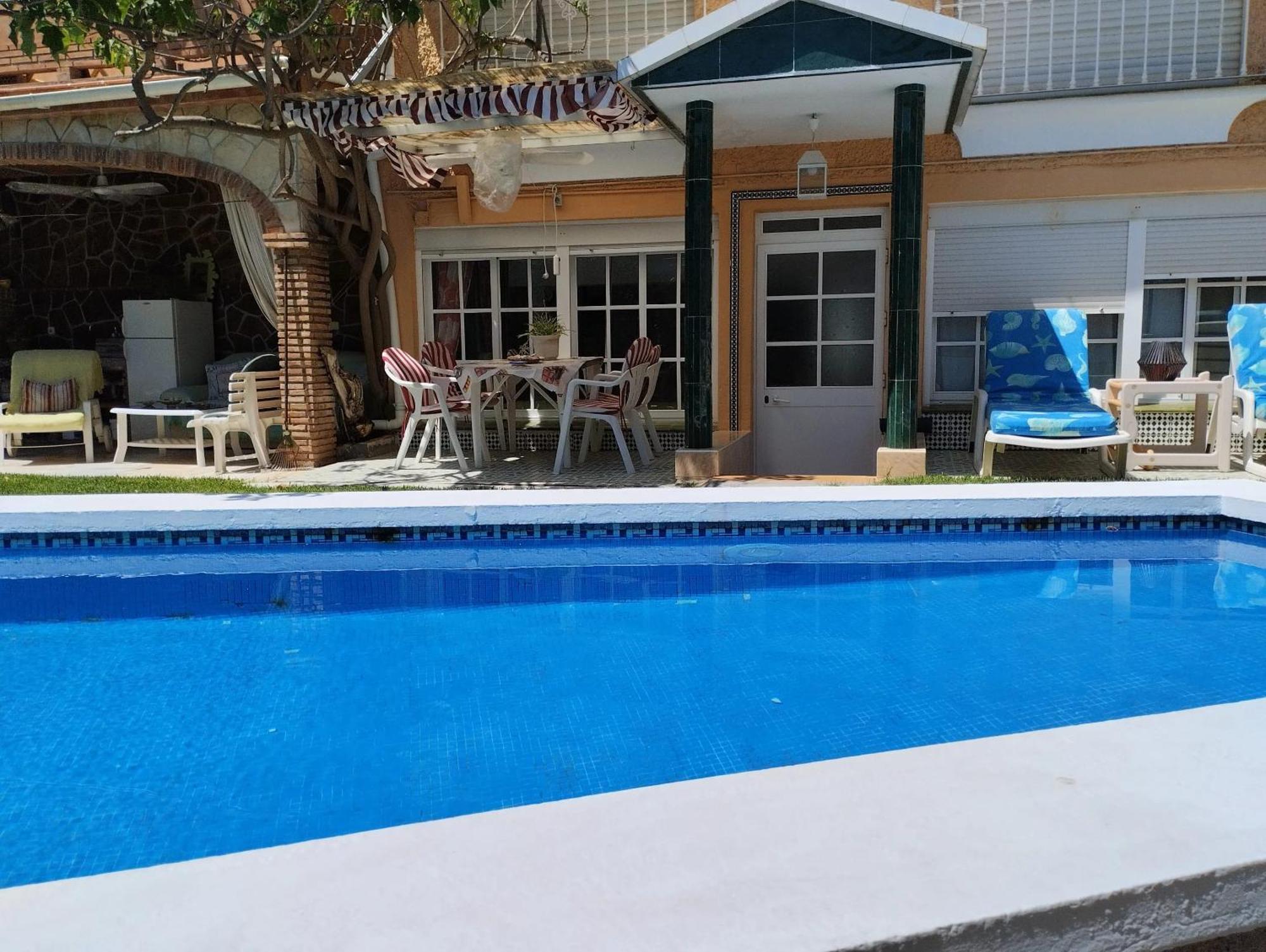 Spacious House With Private Pool Near Holiday home