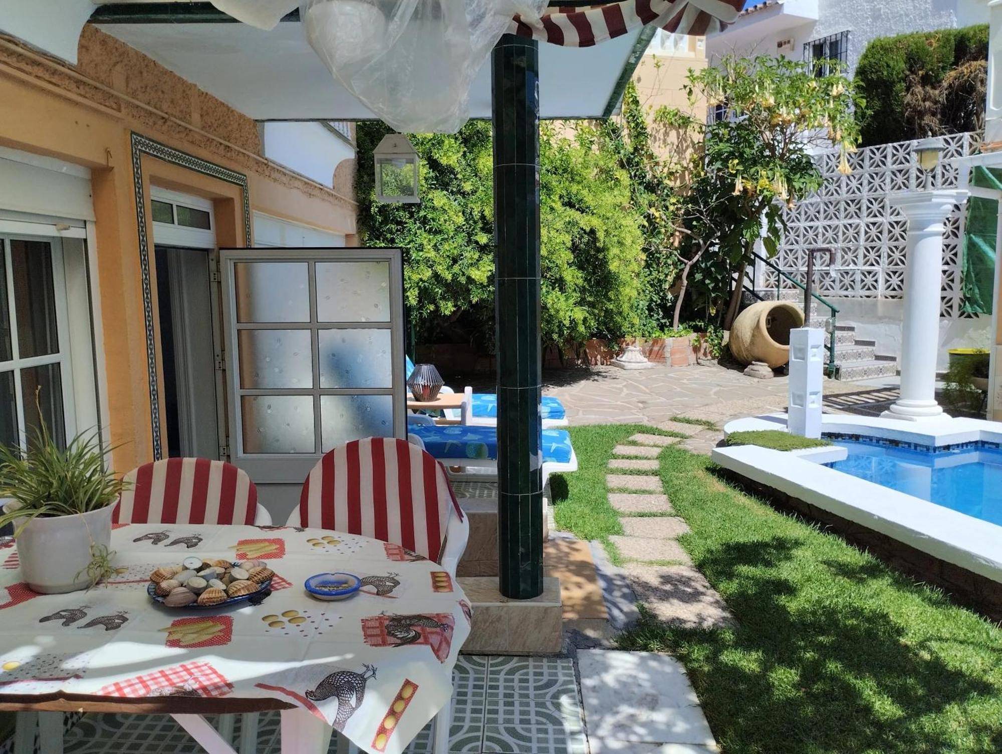 Spacious House With Private Pool Near *