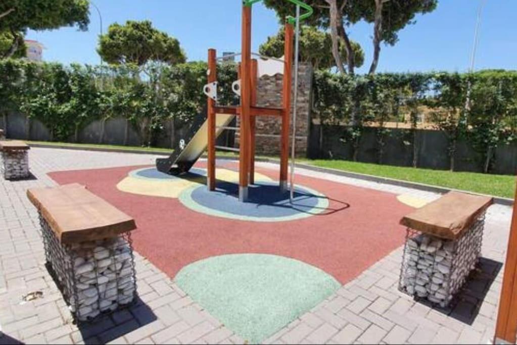 Apartamento Con Piscina, Cerca Del Mar Y De 1 Centro Comercial *