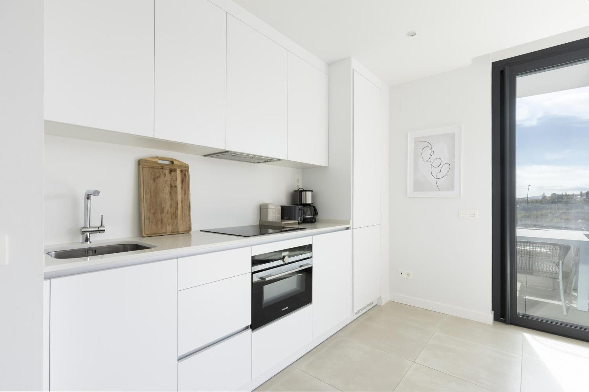 Elegant Luxury With Terrace In Higueron Fuengirola