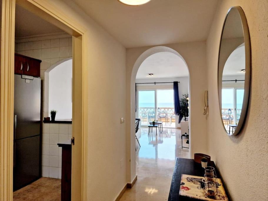 Sky & Blue Horizon Apartment