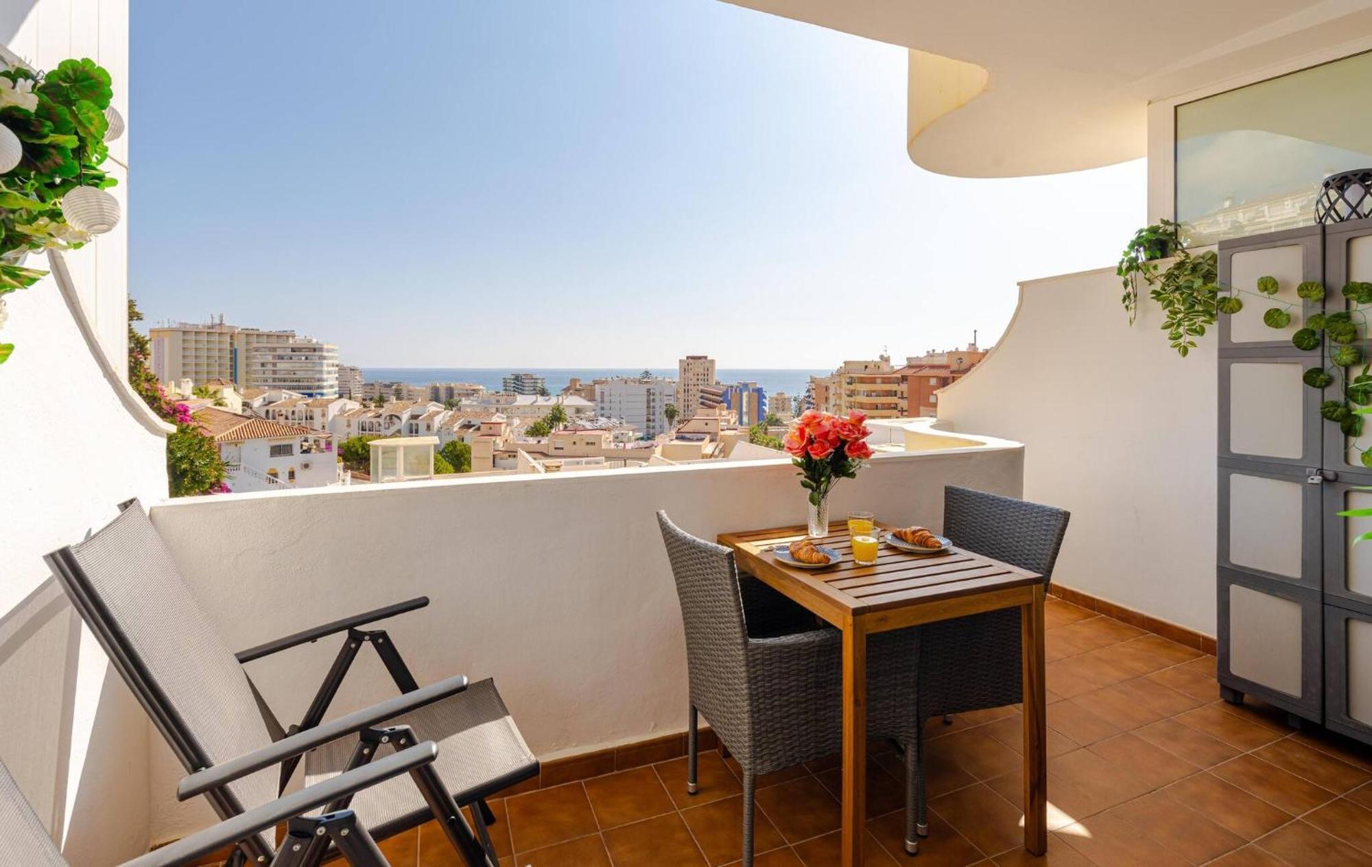 Ga Nemt Til Strand, Restauranter, Butikker, Padel Og Meget Mere! * Fuengirola