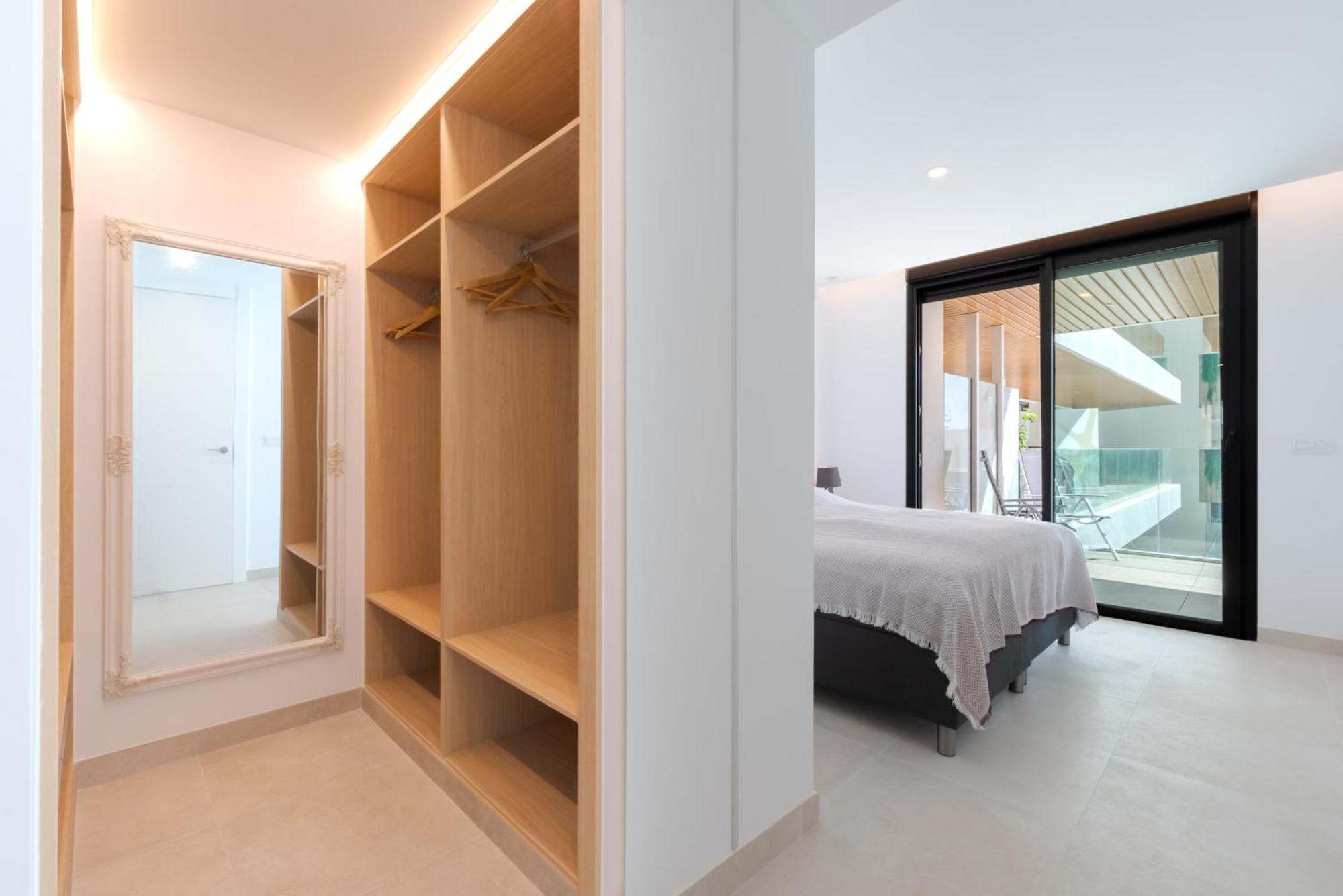 Jade Tower - 2-bedroom Coastal Luxury In * Fuengirola