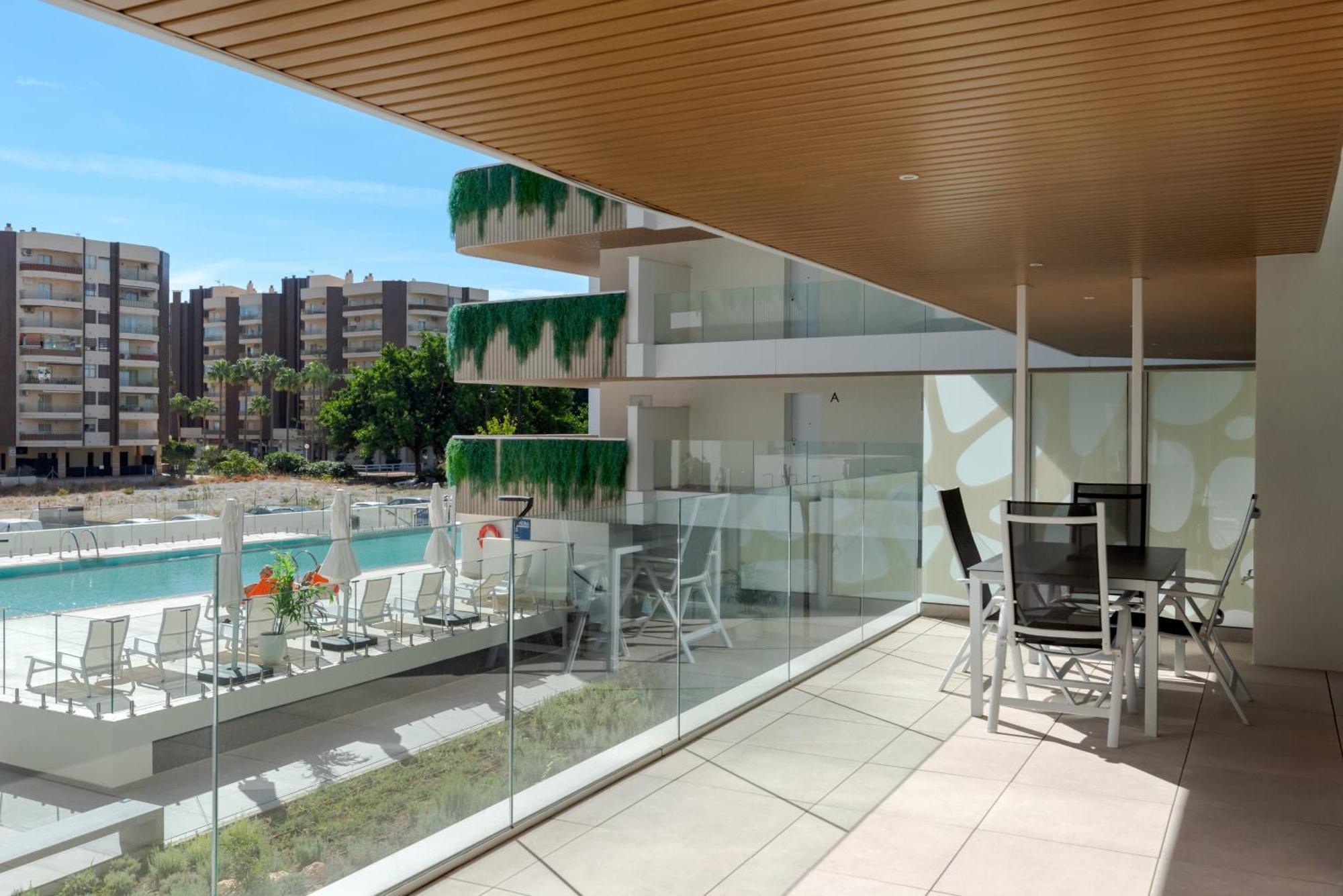 Jade Tower - 2-bedroom Coastal Luxury In Fuengirola