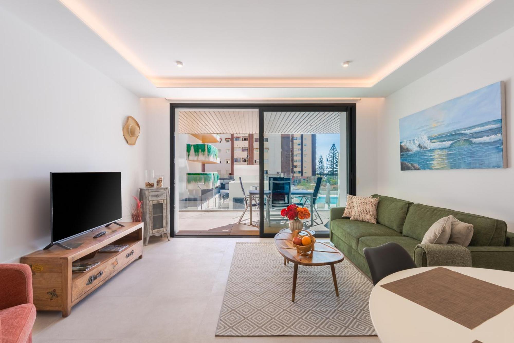 Apartment Jade Tower - 2-bedroom Coastal Luxury In