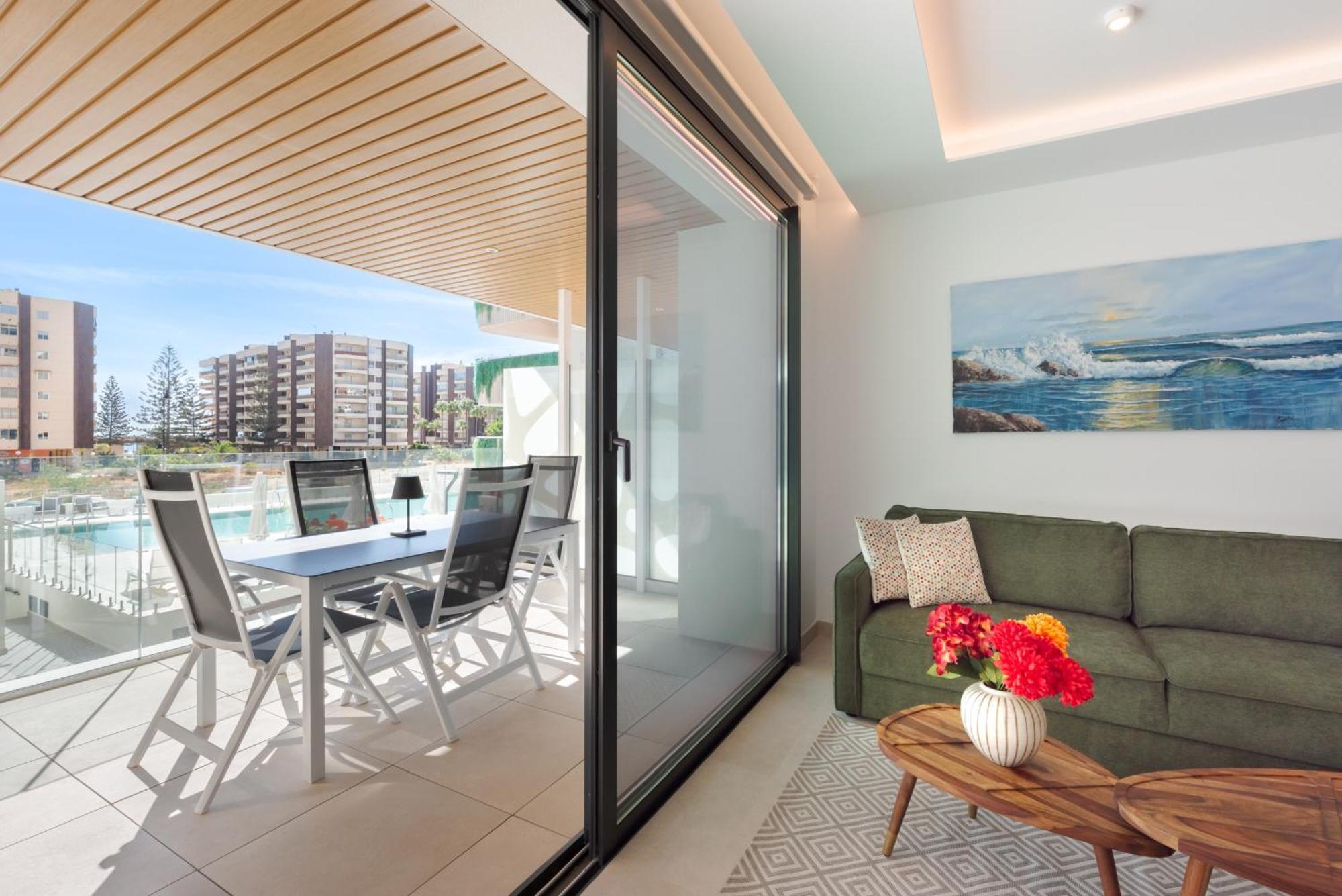 Apartment Jade Tower - 2-bedroom Coastal Luxury In *