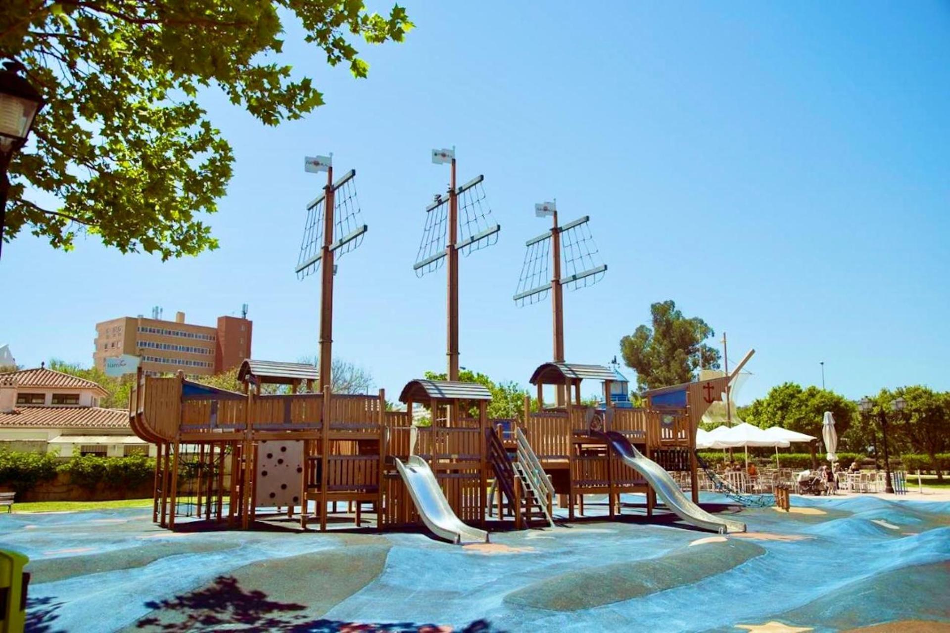 Terrazas De Miramar, Castillo *