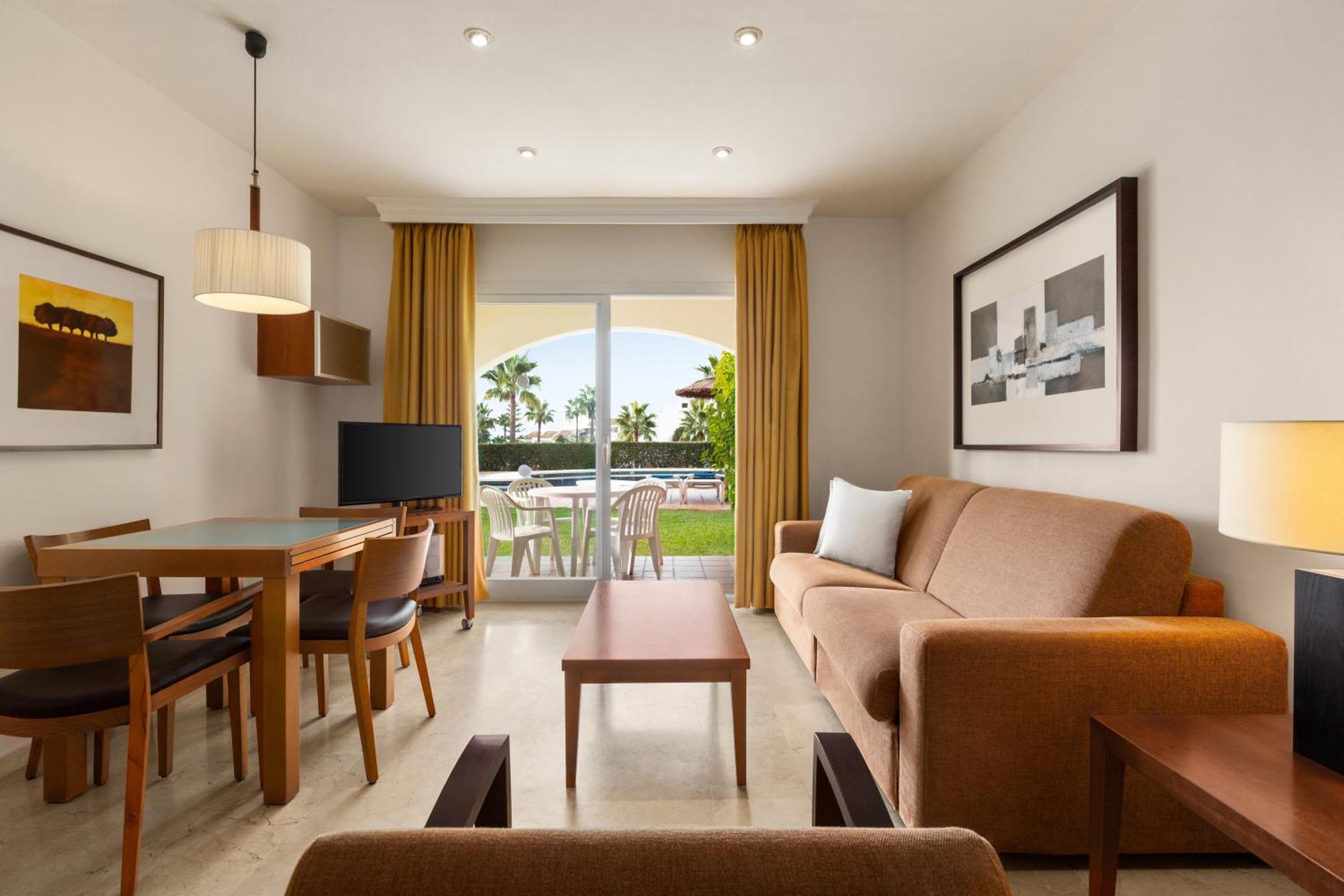 Aparthotel Ramada & By Wyndham Costa Del Sol Fuengirola