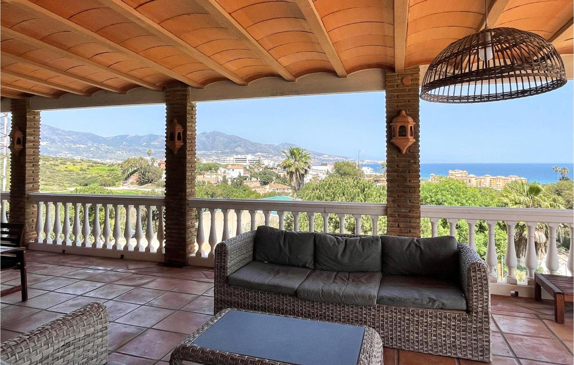 Сasa de vacaciones 6 Bedroom Stunning In Lagunas De Mijas