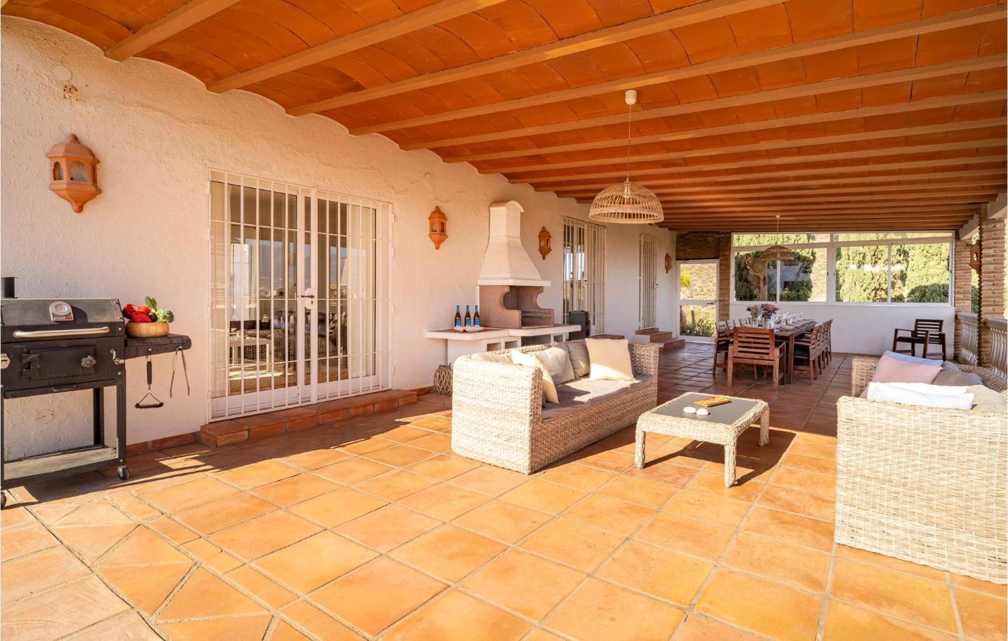 6 Bedroom Stunning In Lagunas De Mijas Сasa de vacaciones