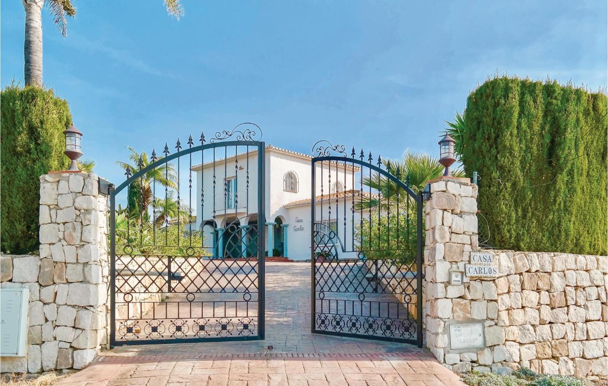 Сasa de vacaciones 6 Bedroom Stunning In Lagunas De Mijas
