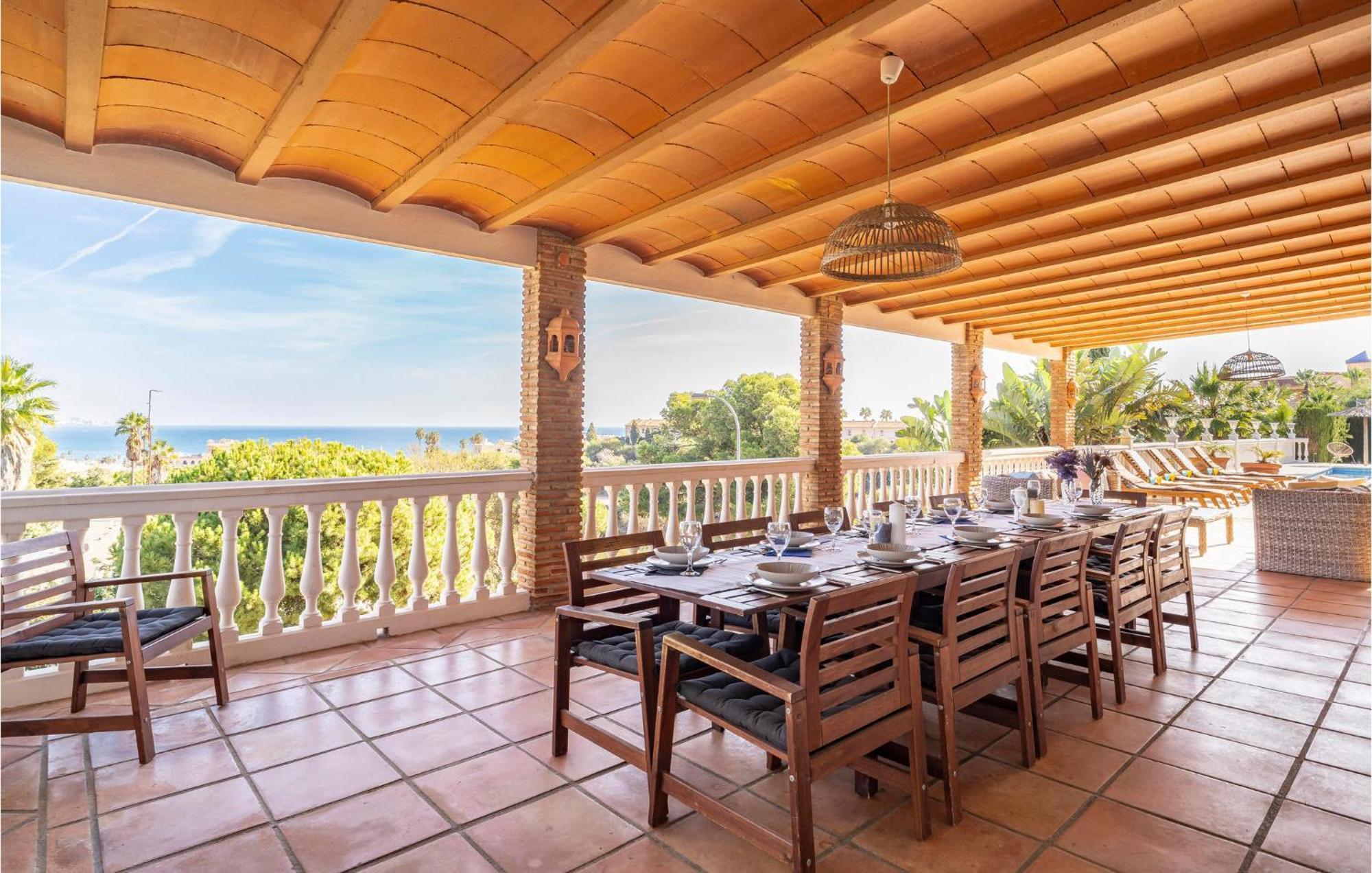 6 Bedroom Stunning In Lagunas De Mijas