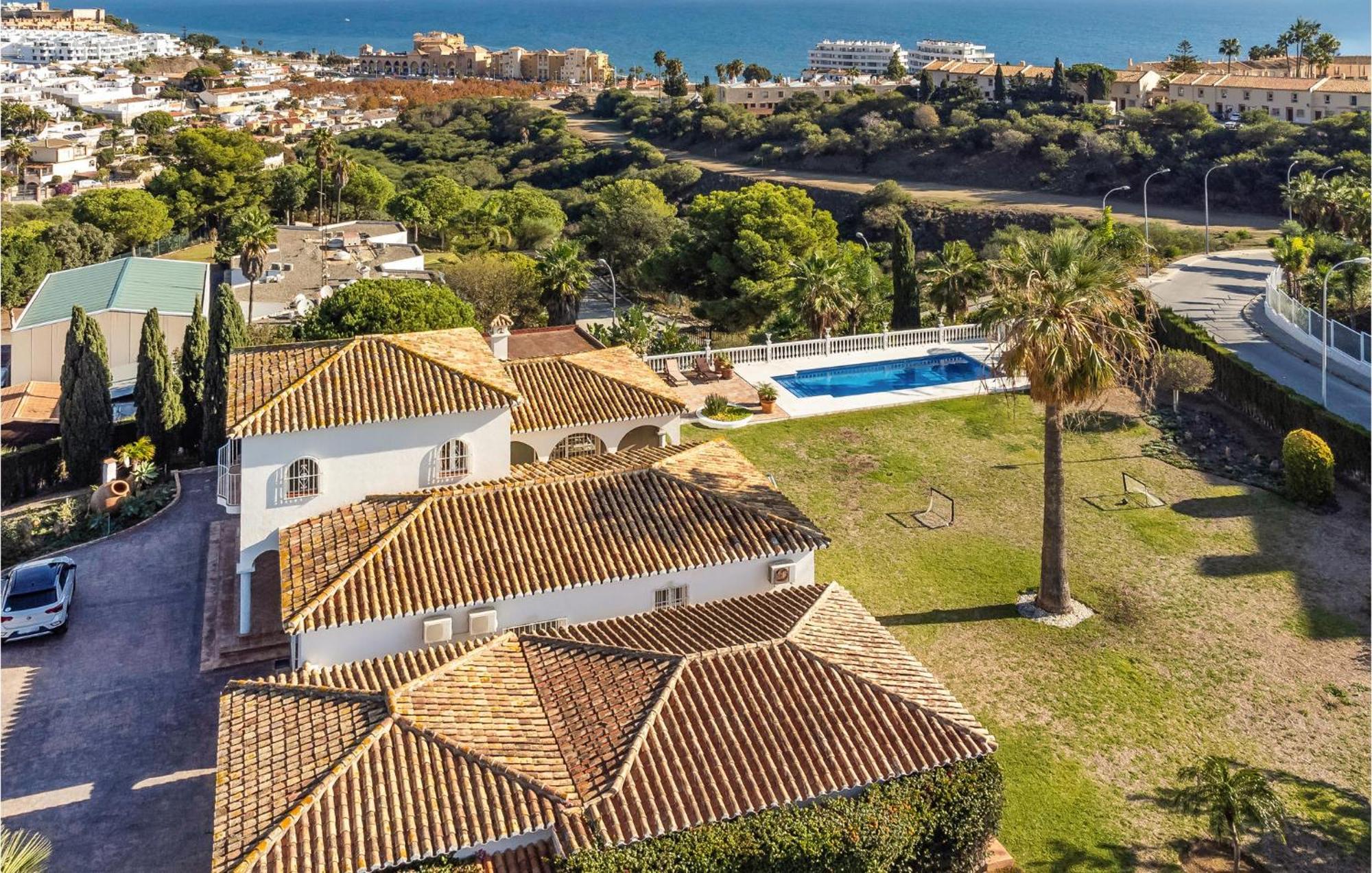 6 Bedroom Stunning In Lagunas De Mijas Сasa de vacaciones Fuengirola