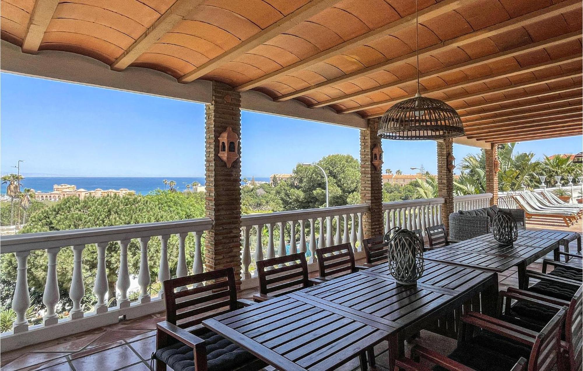 6 Bedroom Stunning In Lagunas De Mijas Сasa de vacaciones