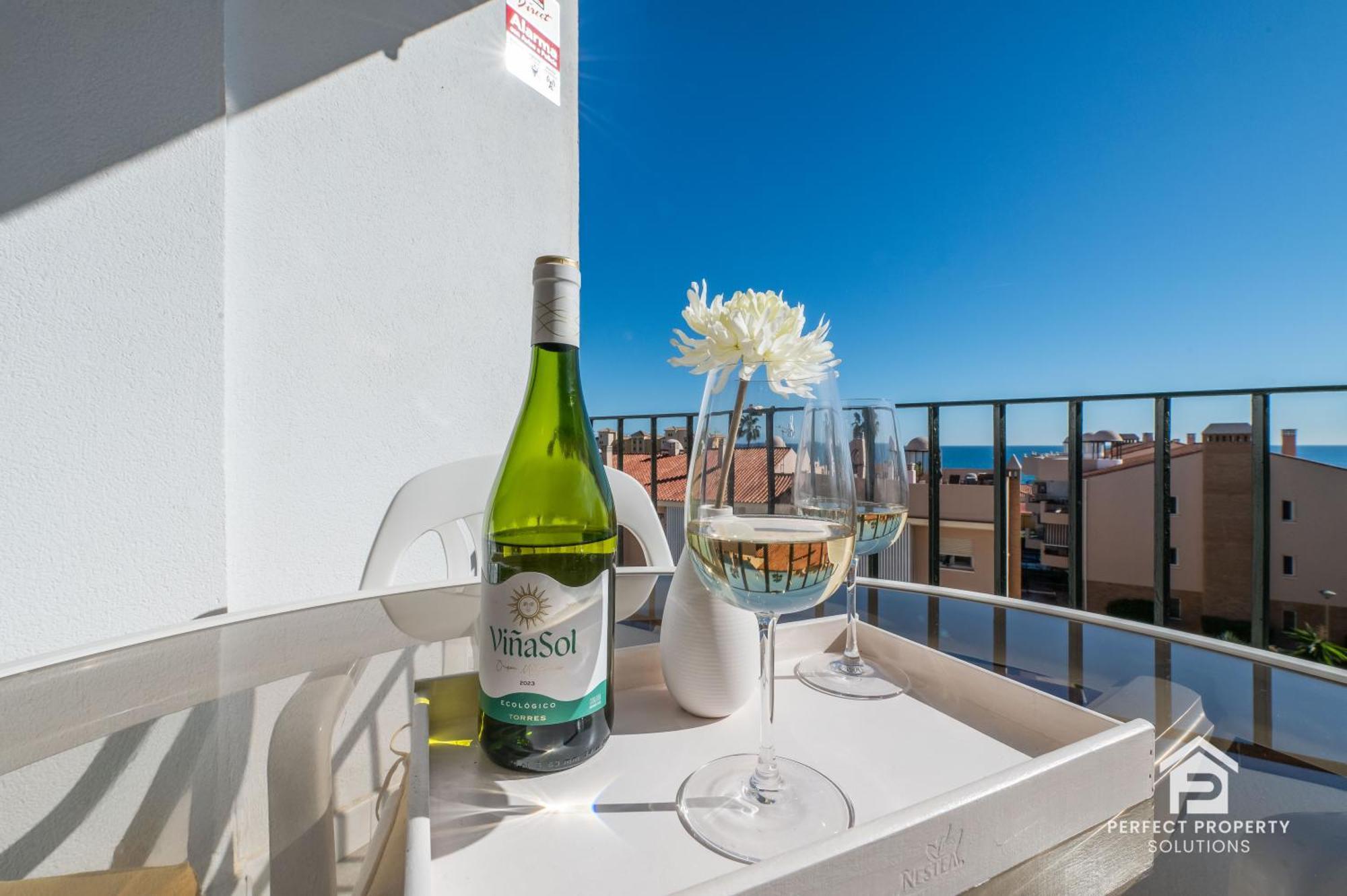 Cozy 2br With Sea View, Pools, Parking By Castillo
