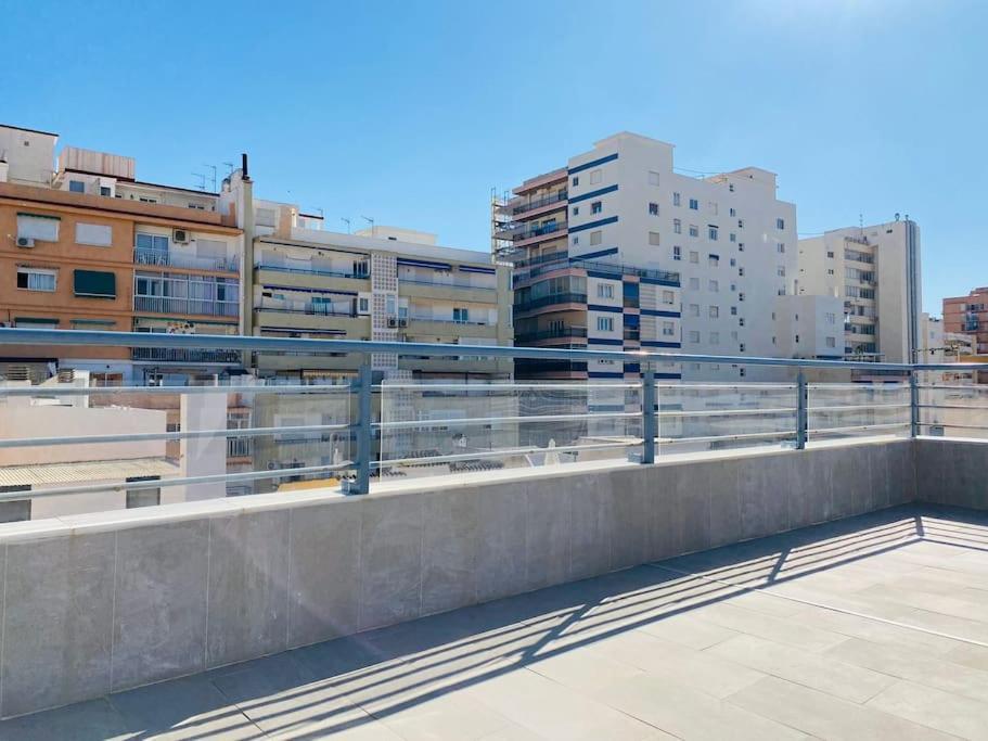 Atico Con Gran Terraza En El Centro A 50 Metros De La Playa Apartamento *
