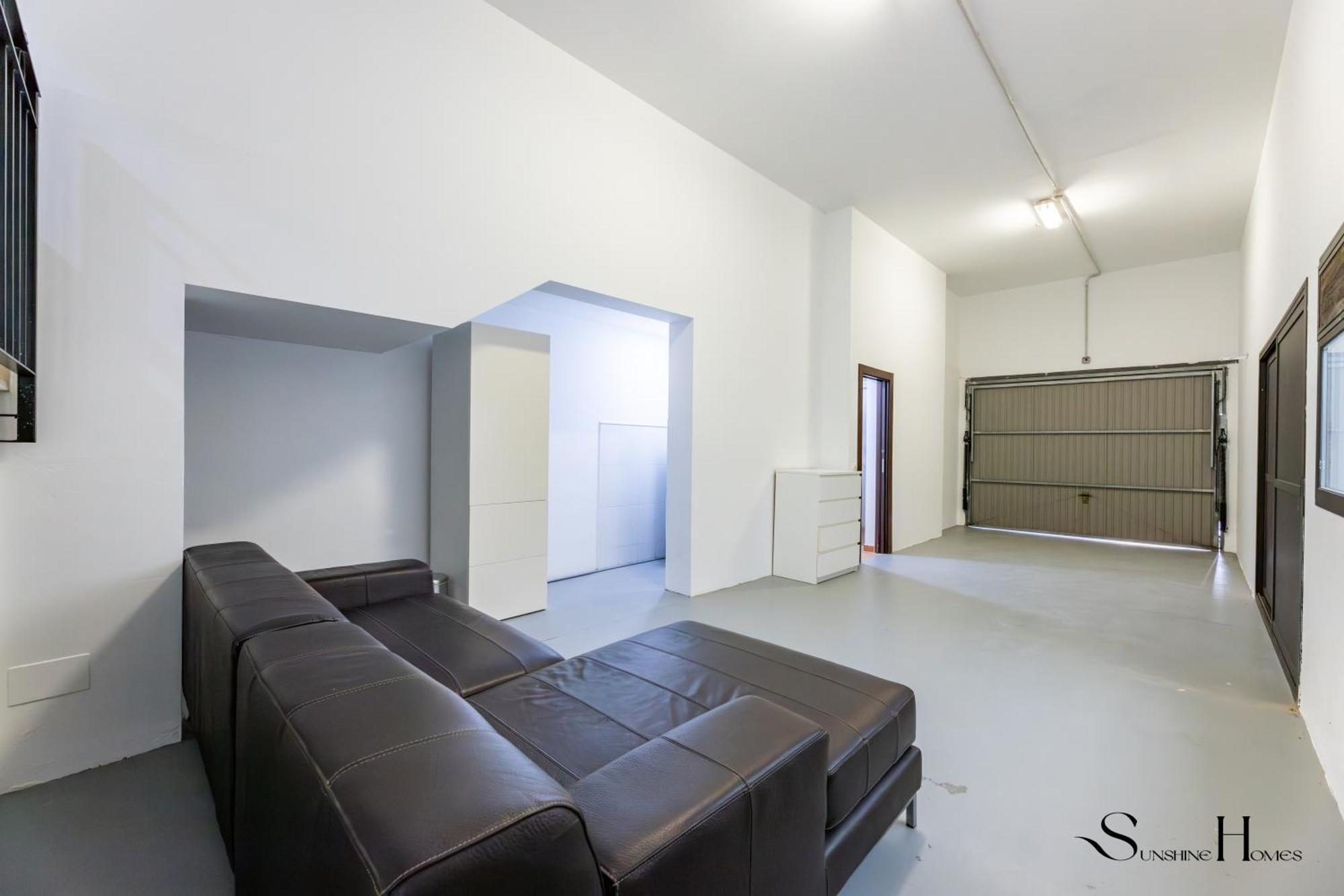 Luxury Townhouse With Rooftop Sauna & Jacuzzi *