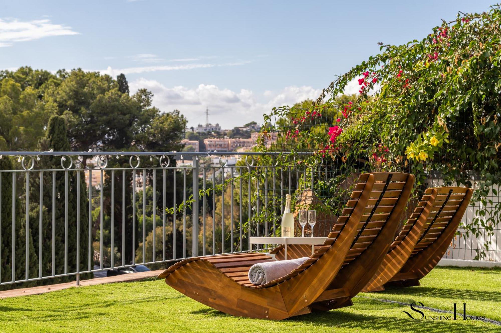 Holiday home Luxury Townhouse With Rooftop Sauna & Jacuzzi *