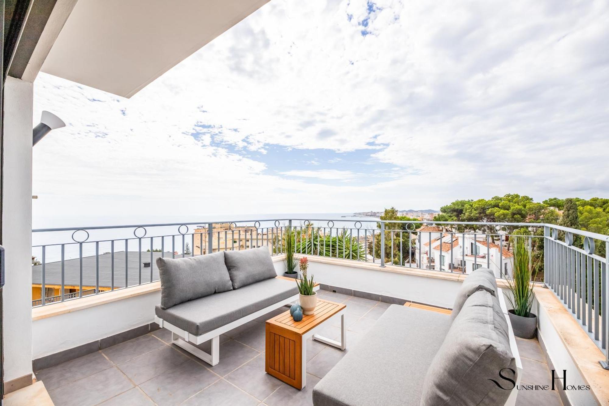 Holiday home Luxury Townhouse With Rooftop Sauna & Jacuzzi