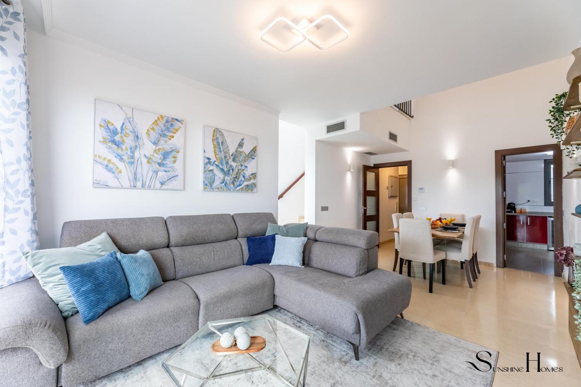 Luxury Townhouse With Rooftop Sauna & Jacuzzi *