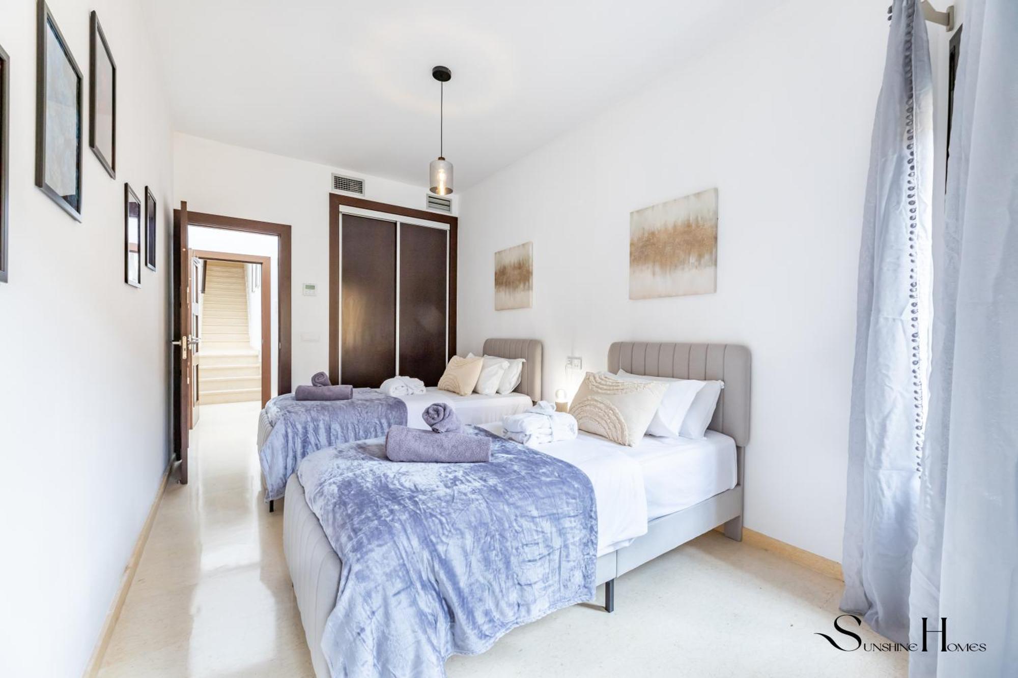 Luxury Townhouse With Rooftop Sauna & Jacuzzi Holiday home *