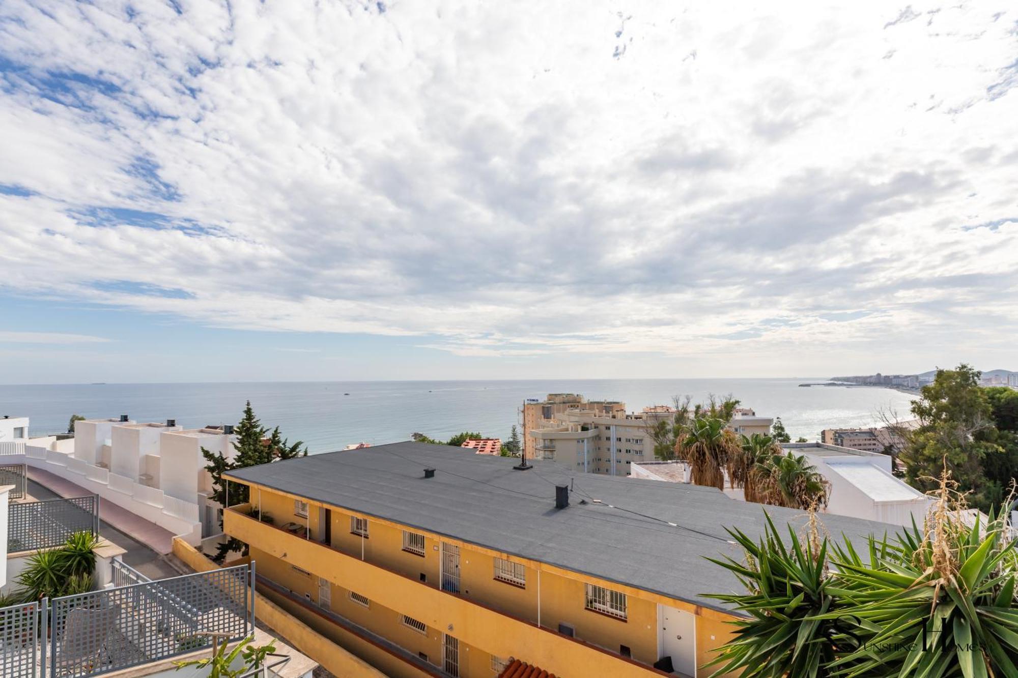 Luxury Townhouse With Rooftop Sauna & Jacuzzi *