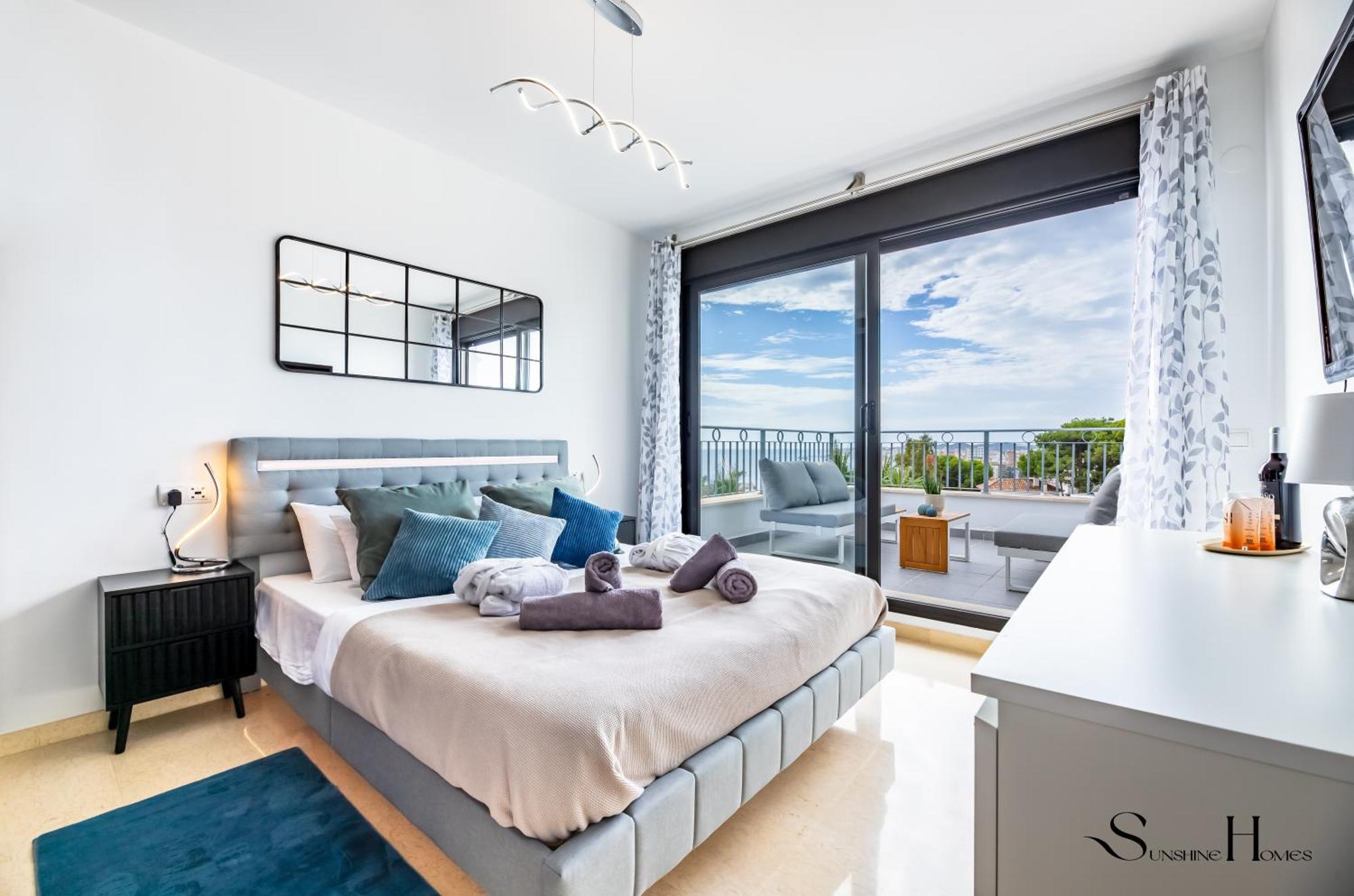 Luxury Townhouse With Rooftop Sauna & Jacuzzi Holiday home Fuengirola