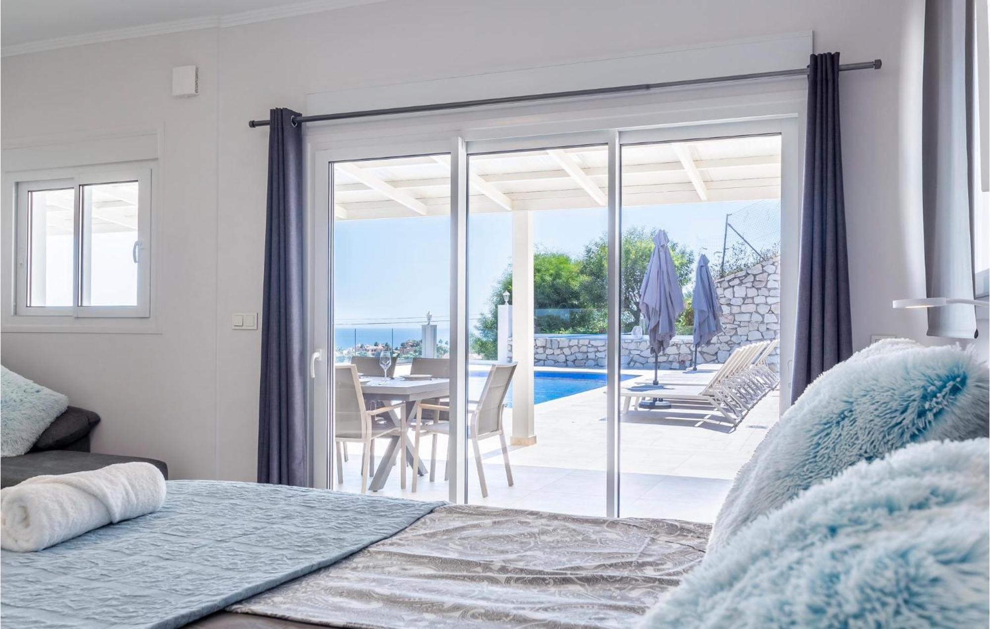 Holiday home 7 Bedroom Beautiful In Lagunas De Mijas Fuengirola