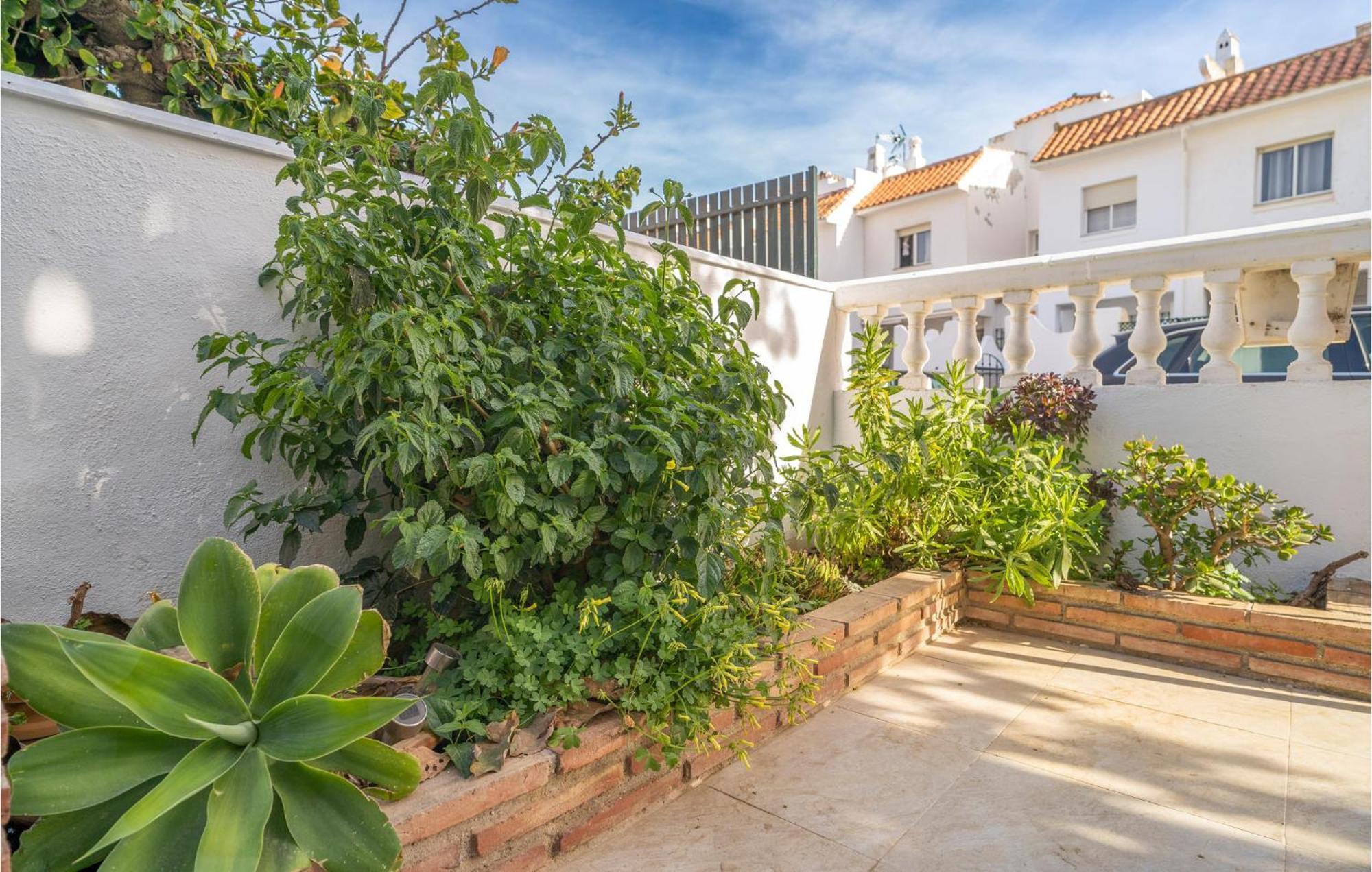 Holiday home 2 Bedroom Stunning In Mijas Costa