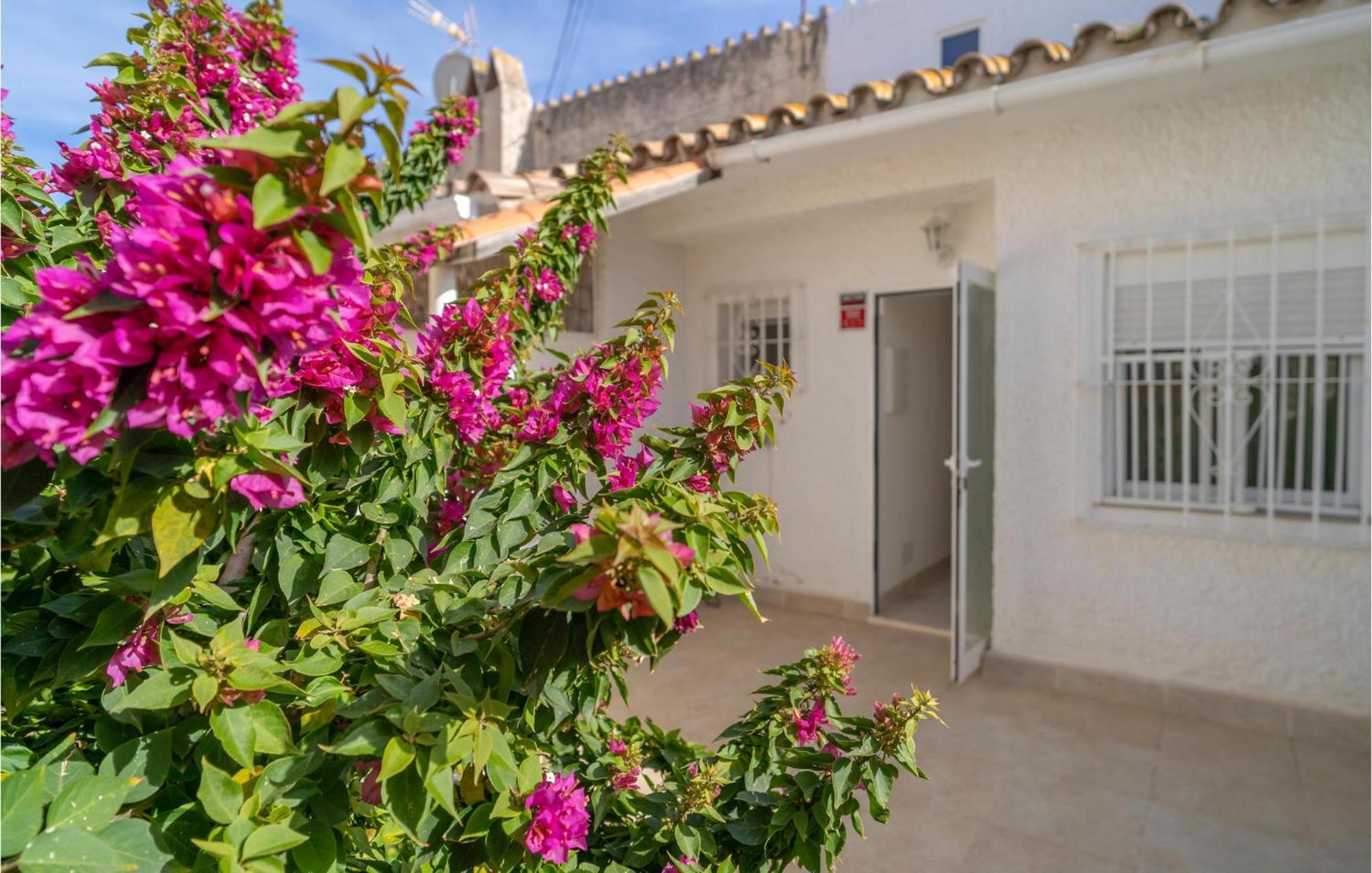 2 Bedroom Stunning In Mijas Costa Holiday home Fuengirola