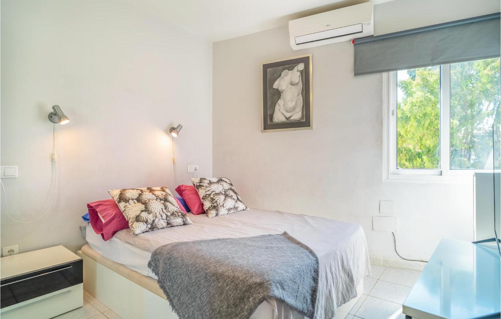Apartamento 2 Bedroom Nice In