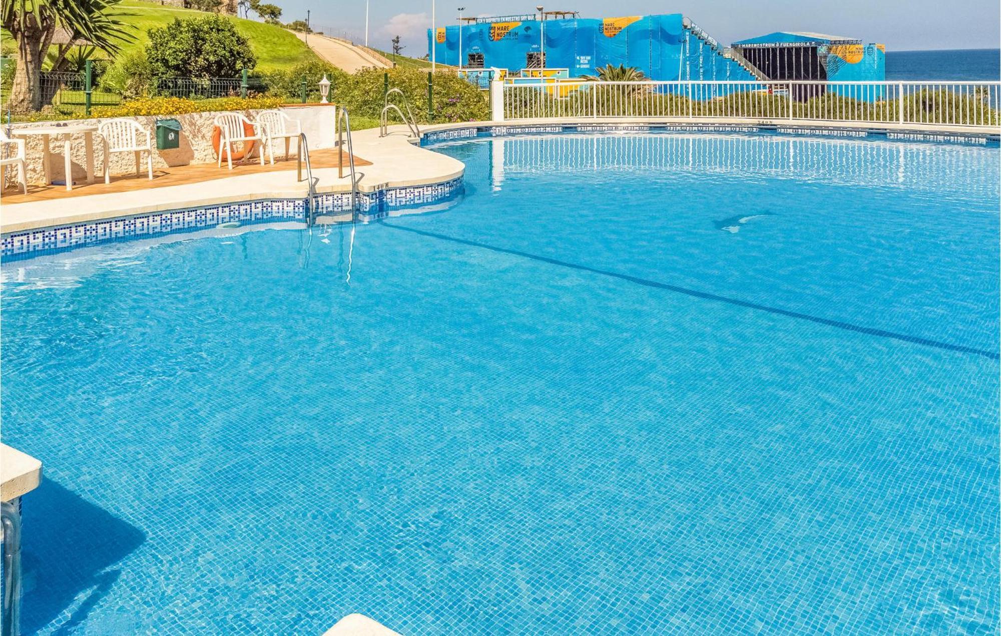 2 Bedroom Nice In Apartamento Fuengirola