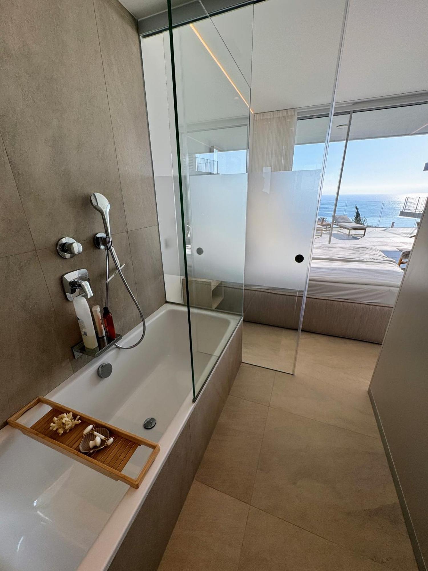 Med Two Luxury With Sea View Huoneisto