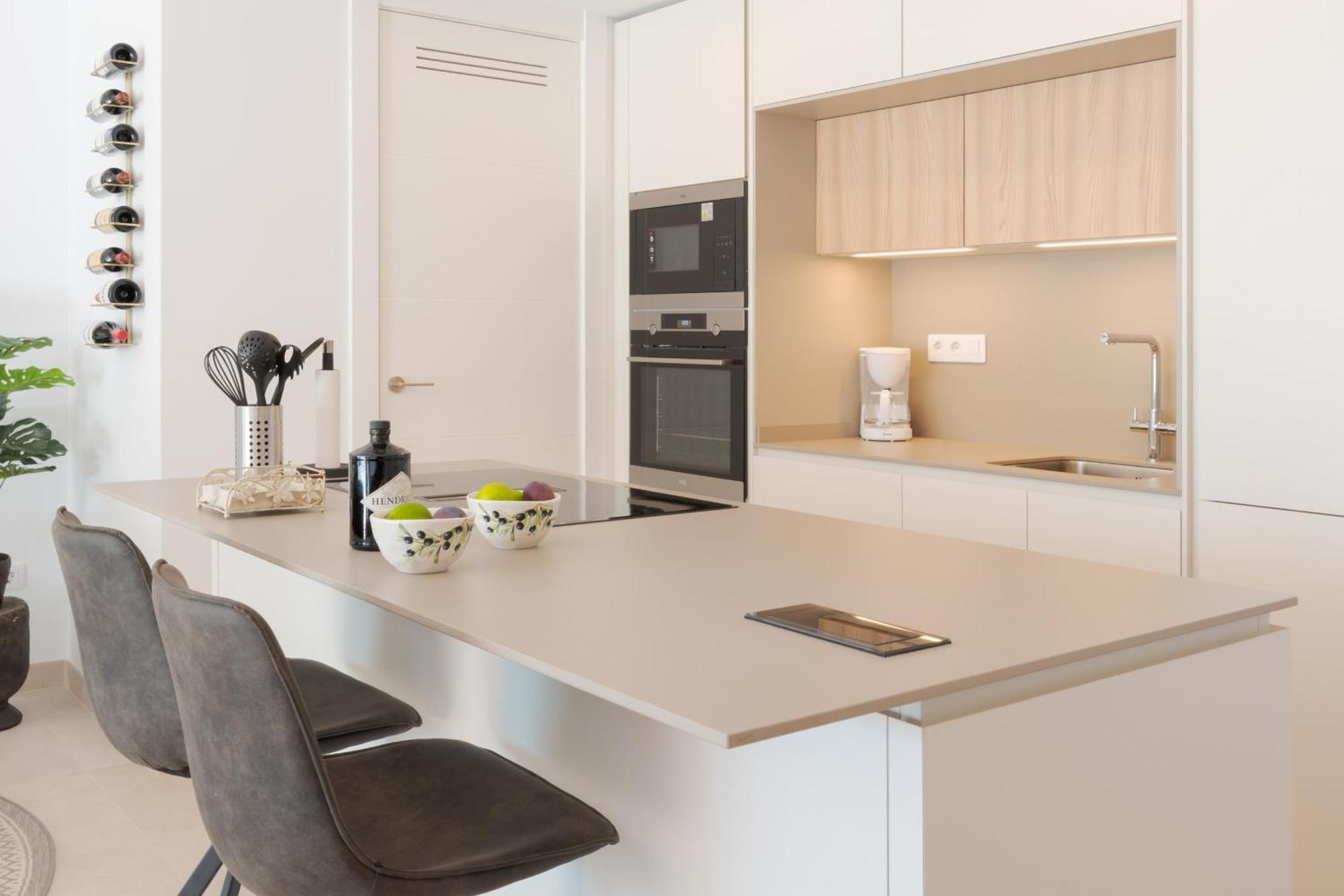 Apartment Jade Tower - 2-bedroom Coastal Luxury In Fuengirola