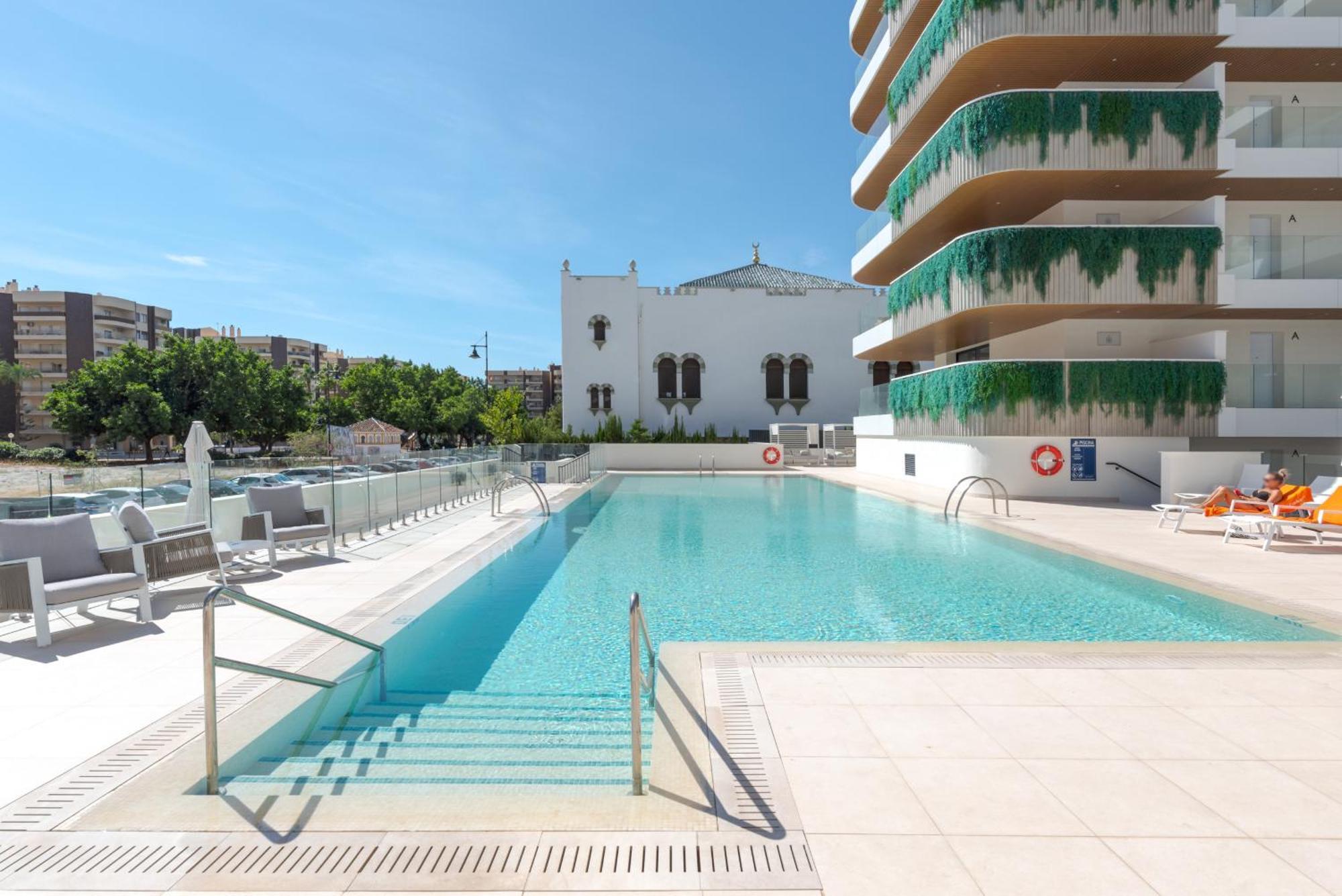 Jade Tower - 2-bedroom Coastal Luxury In *
