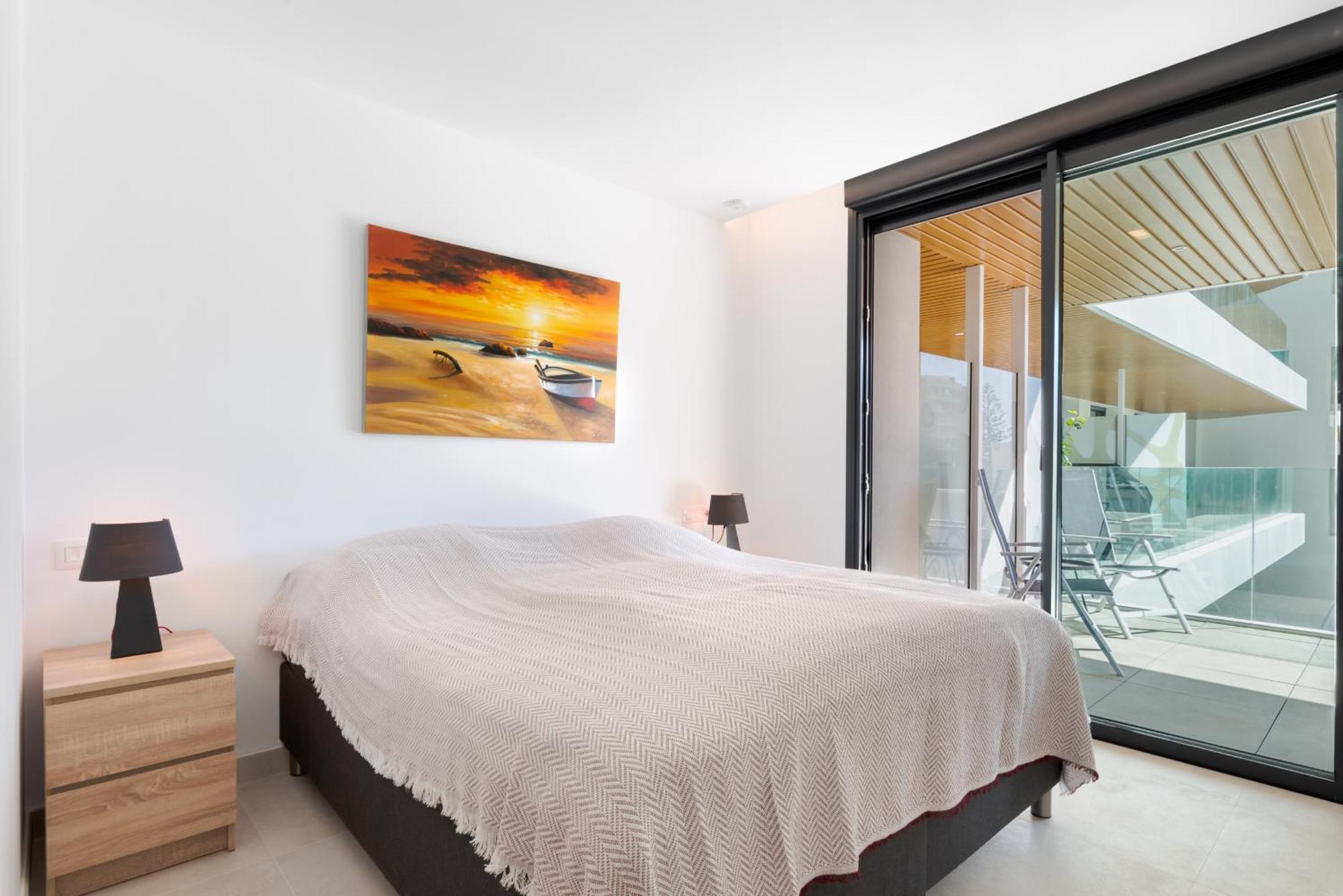 Jade Tower - 2-bedroom Coastal Luxury In